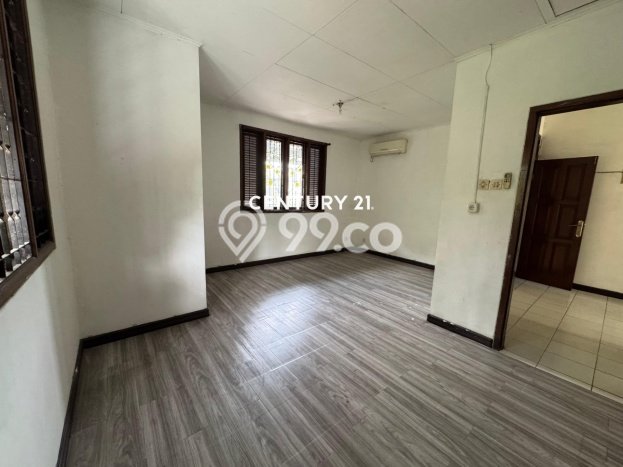 Rumah Mewah LB 150m2 Siap Pakai Desain Elegan di Sektor 5 - Bintaro, Tangerang Selatan Rumah Mewah LB 150m2 Siap Pakai Desain Elegan di Sektor 5 - Bintaro, Tangerang Selatan