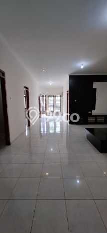 Disewakan Rumah Harga Terjangkau di Taman Holis Indah Bandung Punya 2 Kamar Tidur Disewakan Rumah Harga Terjangkau di Taman Holis Indah Bandung Punya 2 Kamar Tidur