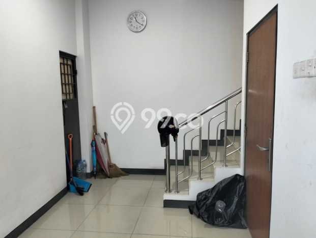 LOKASI PREMIUM! Ruko Kawasan Niaga Kawasan , Luas 150m2m², Siap Bisnis LOKASI PREMIUM! Ruko Kawasan Niaga Kawasan , Luas 150m2m², Siap Bisnis