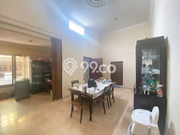Rumah kawasan Riau, Bandung, Luas 640m2m² LB 400m2m² Rumah kawasan Riau, Bandung, Luas 640m2m² LB 400m2m²