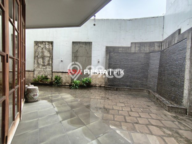 Rumah Elit Modern Tanpa Renovasi di Kedoya Baru Jakarta Barat Rumah Elit Modern Tanpa Renovasi di Kedoya Baru Jakarta Barat
