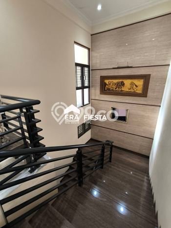 Rumah Elit Modern Siap Huni di Puri Indah Jakarta Barat Rumah Elit Modern Siap Huni di Puri Indah Jakarta Barat