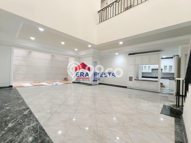 Rumah Mewah LB 450m2 Siap Pakai Desain Elegan di Puri Indah, Jakarta Barat Rumah Mewah LB 450m2 Siap Pakai Desain Elegan di Puri Indah, Jakarta Barat