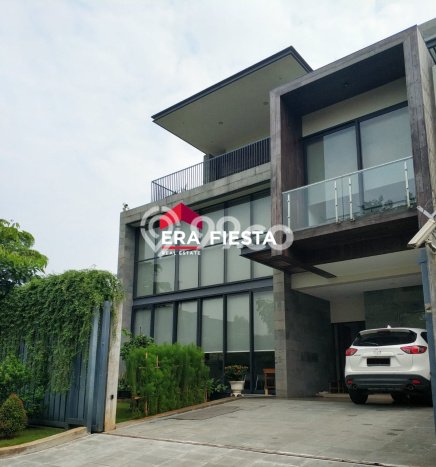 Rumah Luxury Siap Huni di Jakarta Barat Fasilitas Lengkap Rumah Luxury Siap Huni di Jakarta Barat Fasilitas Lengkap