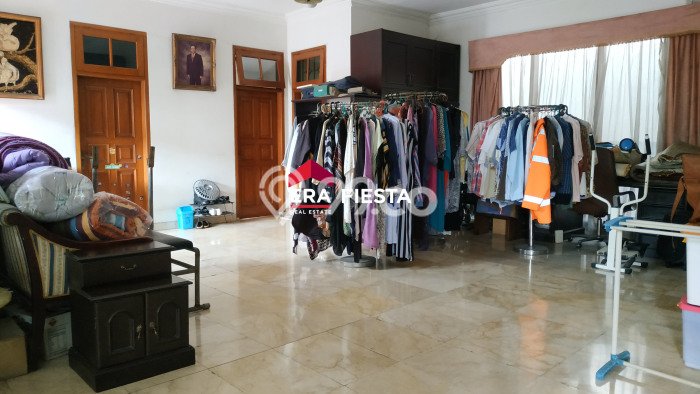Jual Rumah Mewah Megah Dengan View Eksklusif di Puri Indah, Jakarta Barat Jual Rumah Mewah Megah Dengan View Eksklusif di Puri Indah, Jakarta Barat