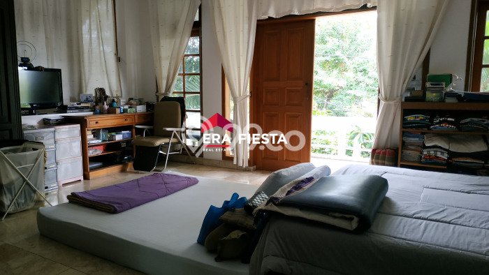 Jual Rumah Mewah Megah Dengan View Eksklusif di Puri Indah, Jakarta Barat Jual Rumah Mewah Megah Dengan View Eksklusif di Puri Indah, Jakarta Barat