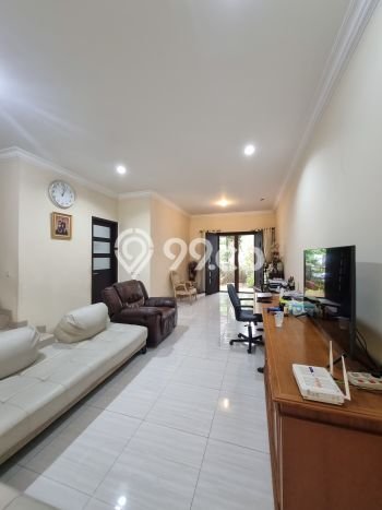 Dijual Rumah Luas Elegan Dengan View Cantik di Permata Buana, Jakarta Barat Dijual Rumah Luas Elegan Dengan View Cantik di Permata Buana, Jakarta Barat