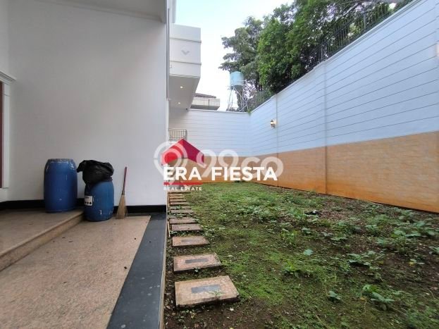 For Sale! Luxury House LT 510m2 Desain Elegan di Intercon For Sale! Luxury House LT 510m2 Desain Elegan di Intercon
