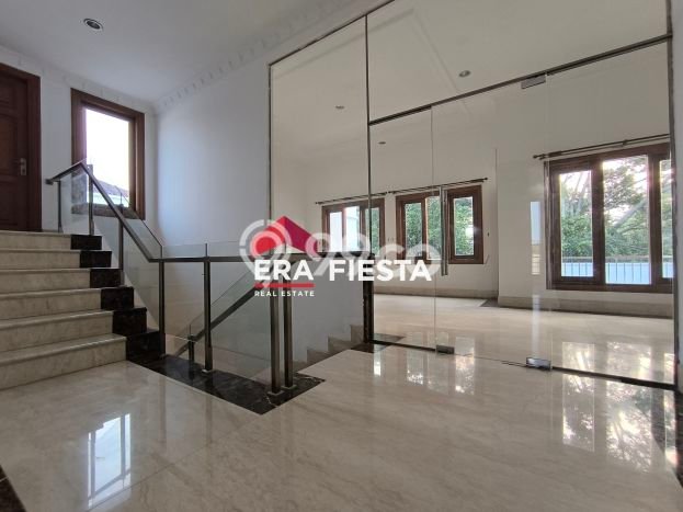 For Sale! Luxury House LT 510m2 Desain Elegan di Intercon For Sale! Luxury House LT 510m2 Desain Elegan di Intercon