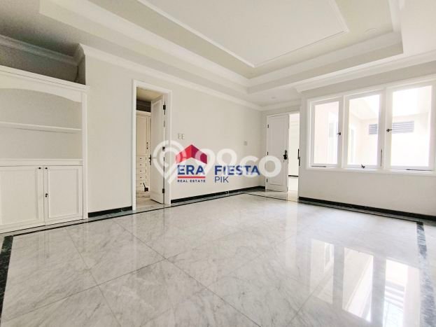 Rumah Mewah LB 450m2 Siap Pakai Desain Elegan di Puri Indah, Jakarta Barat Rumah Mewah LB 450m2 Siap Pakai Desain Elegan di Puri Indah, Jakarta Barat
