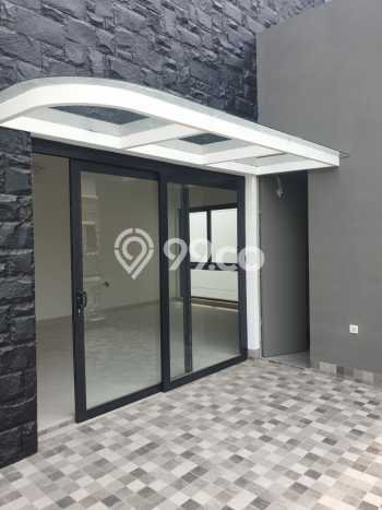 For Sale! Luxury House LT 200m2 Desain Elegan di Muara Karang For Sale! Luxury House LT 200m2 Desain Elegan di Muara Karang