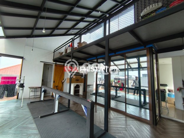 Dijual Rumah Mewah Elegan Dengan View Eksklusif di Sunrise Garden, Jakarta Barat Dijual Rumah Mewah Elegan Dengan View Eksklusif di Sunrise Garden, Jakarta Barat