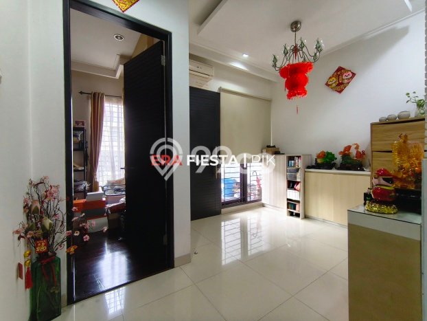 Hunian Mewah LB 320m2 Siap Pakai Desain Elegan di Daan Mogot, Jakarta Barat Hunian Mewah LB 320m2 Siap Pakai Desain Elegan di Daan Mogot, Jakarta Barat