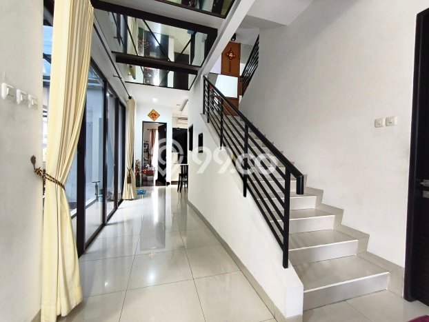 Hunian Mewah LB 320m2 Siap Pakai Desain Elegan di Daan Mogot, Jakarta Barat Hunian Mewah LB 320m2 Siap Pakai Desain Elegan di Daan Mogot, Jakarta Barat