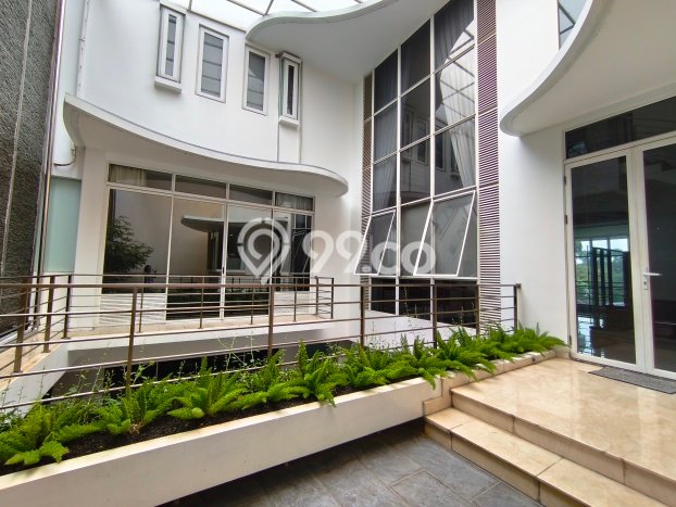 For Sale! Luxury House LT 434m2 Desain Modern di Pantai Mutiara For Sale! Luxury House LT 434m2 Desain Modern di Pantai Mutiara