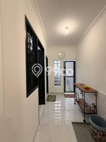 Disewakan! Rumah 3 Kamar Tidur &
3 Kamar Mandi di Permata Buana, Jakarta Barat Disewakan! Rumah 3 Kamar Tidur &
3 Kamar Mandi di Permata Buana, Jakarta Barat
