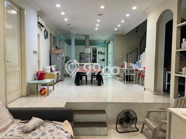 Hunian Elit LB 380m2 Siap Huni Desain Elegan di Puri Indah, Jakarta Barat Hunian Elit LB 380m2 Siap Huni Desain Elegan di Puri Indah, Jakarta Barat