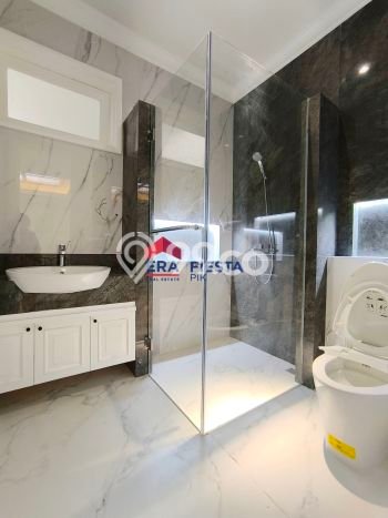 Rumah Mewah LB 450m2 Siap Pakai Desain Elegan di Puri Indah, Jakarta Barat Rumah Mewah LB 450m2 Siap Pakai Desain Elegan di Puri Indah, Jakarta Barat