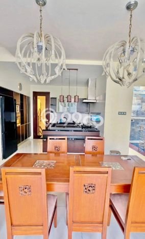 Rumah sewa siap pakai 5 KT di Pakuwon Indah, Surabaya Rumah sewa siap pakai 5 KT di Pakuwon Indah, Surabaya