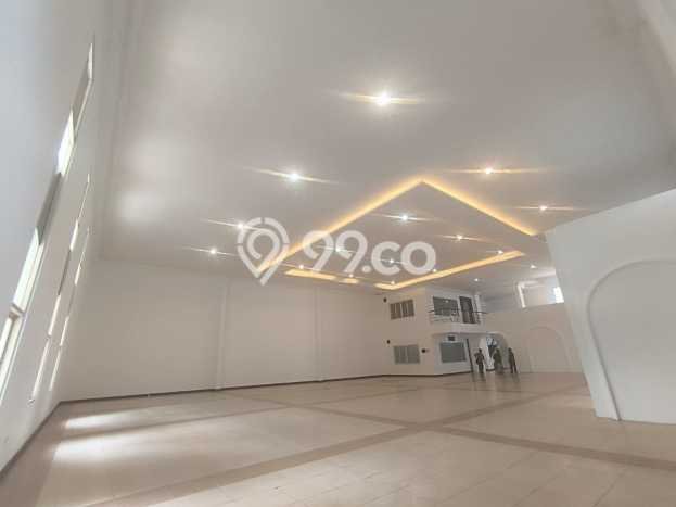 Disewakan Rumah Nyaman LT 1043m2 / LB 840m2 di Surabaya Kota, Surabaya Disewakan Rumah Nyaman LT 1043m2 / LB 840m2 di Surabaya Kota, Surabaya