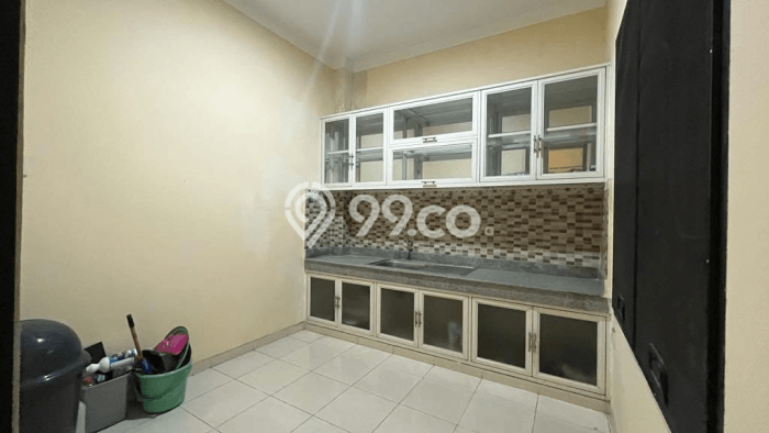 Jual Rumah Luas Elegan Dengan View Cantik di Ketintang, Surabaya Jual Rumah Luas Elegan Dengan View Cantik di Ketintang, Surabaya