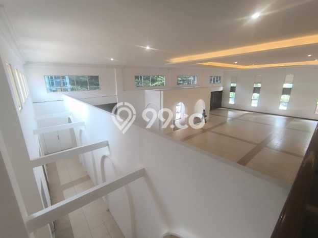 Disewakan Rumah Nyaman LT 1043m2 / LB 840m2 di Surabaya Kota, Surabaya Disewakan Rumah Nyaman LT 1043m2 / LB 840m2 di Surabaya Kota, Surabaya