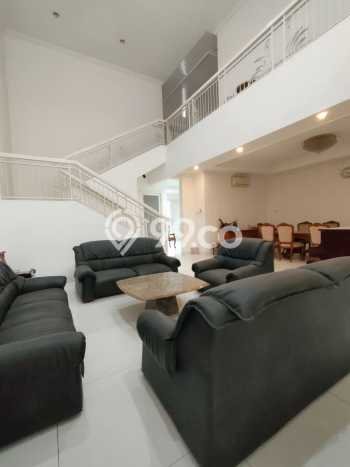 Rumah Elit Modern Tanpa Renovasi di Citraland Surabaya Rumah Elit Modern Tanpa Renovasi di Citraland Surabaya