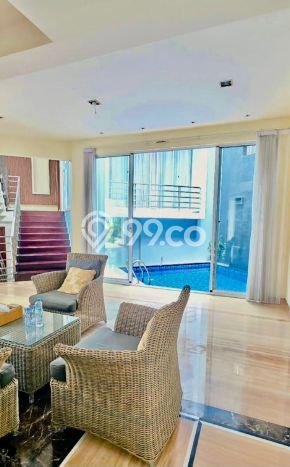 Rumah sewa siap pakai 5 KT di Pakuwon Indah, Surabaya Rumah sewa siap pakai 5 KT di Pakuwon Indah, Surabaya