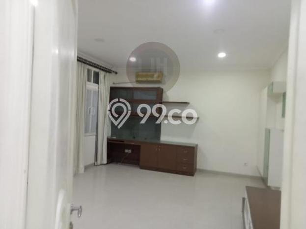 Rumah Modern di Kelapa Gading, Jakarta Utara, Luas 200m² Bangunan 400m² Rumah Modern di Kelapa Gading, Jakarta Utara, Luas 200m² Bangunan 400m²
