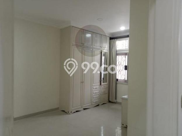 Rumah Modern di Kelapa Gading, Jakarta Utara, Luas 200m² Bangunan 400m² Rumah Modern di Kelapa Gading, Jakarta Utara, Luas 200m² Bangunan 400m²