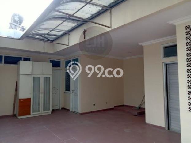 Rumah Modern di Kelapa Gading, Jakarta Utara, Luas 200m² Bangunan 400m² Rumah Modern di Kelapa Gading, Jakarta Utara, Luas 200m² Bangunan 400m²