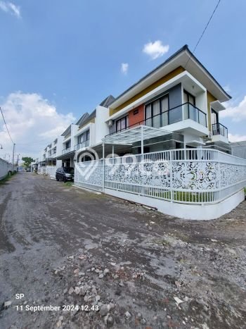 Rumah Modern Cantik 3 KT Siap Huni di Cangkringan Rumah Modern Cantik 3 KT Siap Huni di Cangkringan