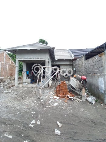 Rumah Modern Cantik 3 KT Siap Huni di Banguntapan Rumah Modern Cantik 3 KT Siap Huni di Banguntapan