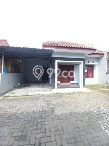 Lokasi strategis! Rumah siap pakai disewakan di Banguntapan LB 80m2 Lokasi strategis! Rumah siap pakai disewakan di Banguntapan LB 80m2
