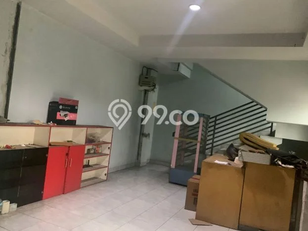 Disewakan Gudang di Kawasan Ramai Joglo Luas 380m2 Disewakan Gudang di Kawasan Ramai Joglo Luas 380m2