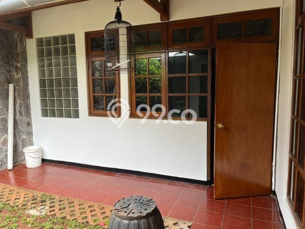Lokasi terbaik! Rumah siap pakai dikontrakkan di Kebayoran Baru LB 250m2 Lokasi terbaik! Rumah siap pakai dikontrakkan di Kebayoran Baru LB 250m2