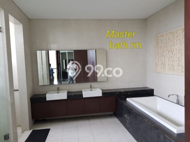 Hunian Modern Dikontrakkan 4 Kamar di Menteng Bisa Nego Hunian Modern Dikontrakkan 4 Kamar di Menteng Bisa Nego