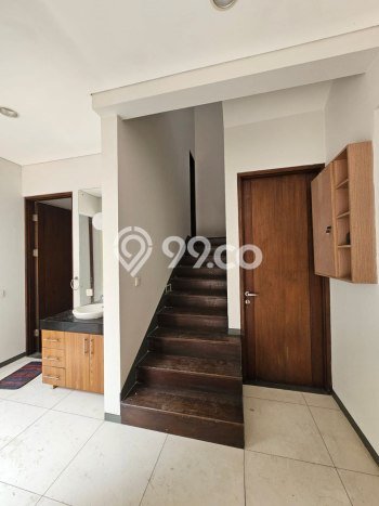 Disewakan Rumah Nyaman di Kebayoran Baru Harga Rp 670 Juta/ Tahun Disewakan Rumah Nyaman di Kebayoran Baru Harga Rp 670 Juta/ Tahun