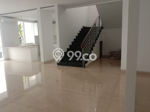 Sewa Rumah Nyaman di Kuningan LT 400m2 / LB 600m2 Siap Huni Sewa Rumah Nyaman di Kuningan LT 400m2 / LB 600m2 Siap Huni