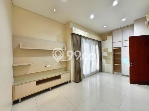 Sewa Rumah Nyaman di Menteng Harga Rp 1,2 Miliar/ Tahun Sewa Rumah Nyaman di Menteng Harga Rp 1,2 Miliar/ Tahun