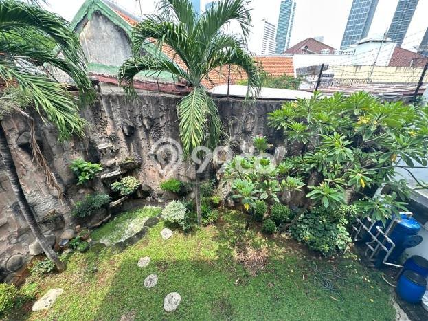 Siap Huni Rumah Mewah 3 Kamar di Menteng Dekat ke Mana Pun Siap Huni Rumah Mewah 3 Kamar di Menteng Dekat ke Mana Pun