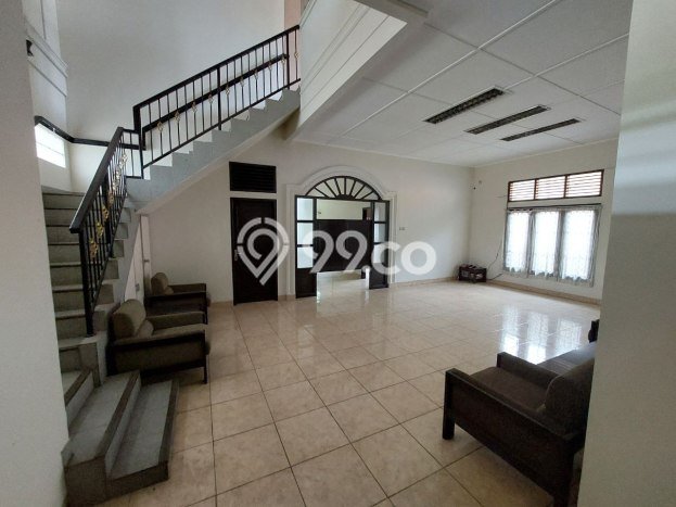 Dijual Rumah Mewah Elegan Dengan View Eksklusif di Rawamangun, Jakarta Timur Dijual Rumah Mewah Elegan Dengan View Eksklusif di Rawamangun, Jakarta Timur