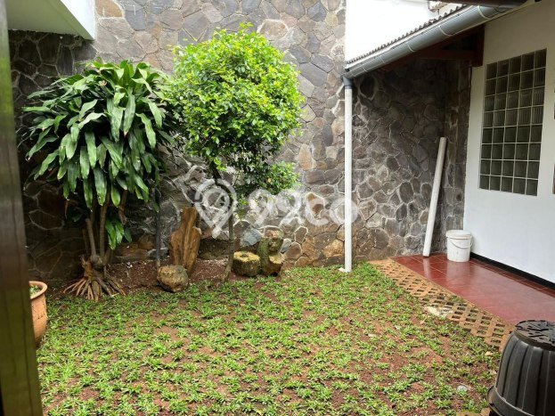 Lokasi terbaik! Rumah siap pakai dikontrakkan di Kebayoran Baru LB 250m2 Lokasi terbaik! Rumah siap pakai dikontrakkan di Kebayoran Baru LB 250m2