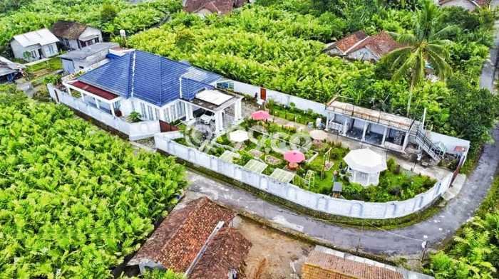 Hunian Elit LB 600m2 Siap Huni Desain Elegan di Sleman, Yogyakarta Hunian Elit LB 600m2 Siap Huni Desain Elegan di Sleman, Yogyakarta