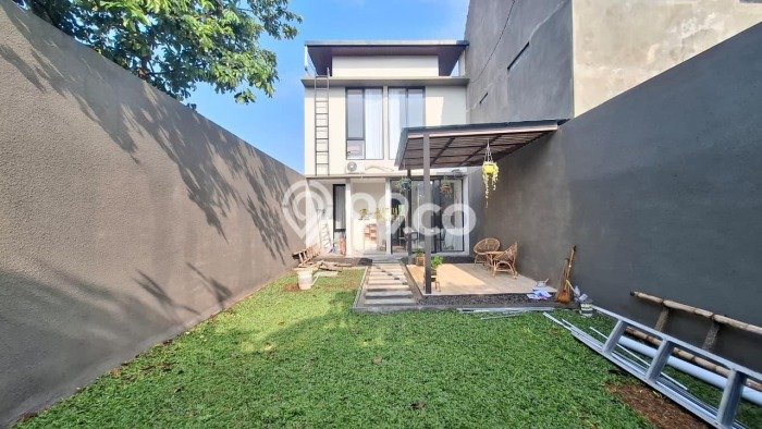 Rumah Modern 4 Kamar LT 165m2 di Maguwoharjo Rumah Modern 4 Kamar LT 165m2 di Maguwoharjo