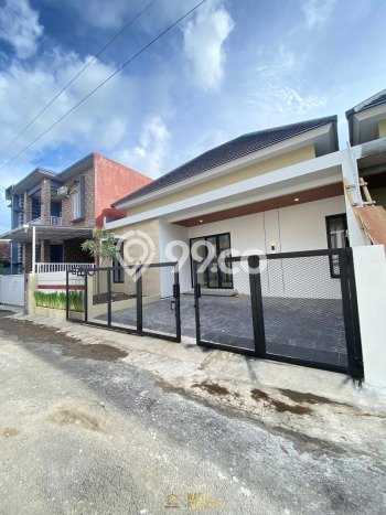 Rumah Modern Minimalis 3 Kamar Siap Huni di Sleman Rumah Modern Minimalis 3 Kamar Siap Huni di Sleman
