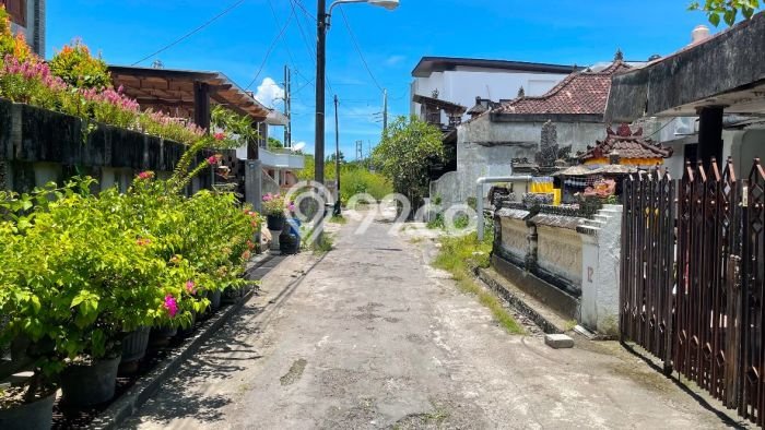 Lahan Dijual Lokasi Strategis di Denpasar dengan Luas 130m2 Lahan Dijual Lokasi Strategis di Denpasar dengan Luas 130m2