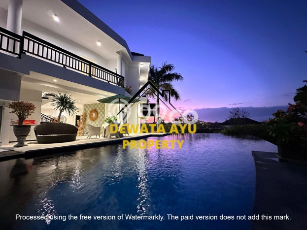 FOR SALE! Vila Kawasan , Luas 910m2m², Dekat ke Pusat Kota FOR SALE! Vila Kawasan , Luas 910m2m², Dekat ke Pusat Kota