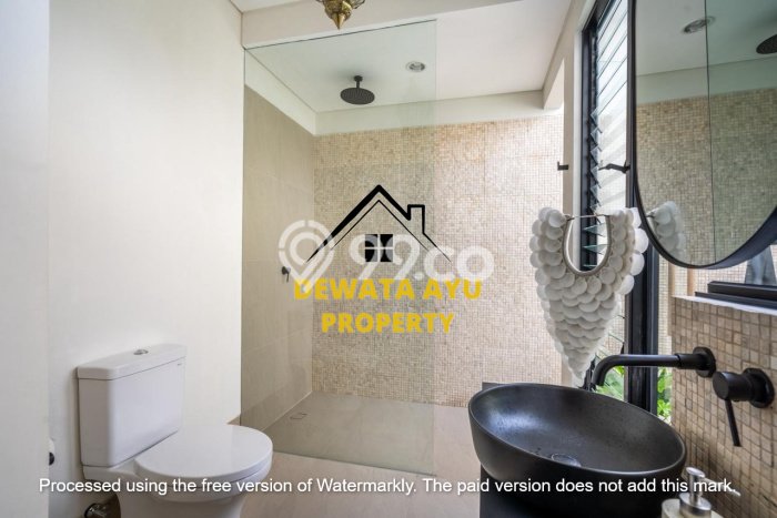 Vila Kawasan , Area 225m2m², Cocok untuk tempat tinggal Anda Vila Kawasan , Area 225m2m², Cocok untuk tempat tinggal Anda