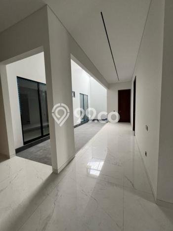 Sewa Rumah Nyaman LT 1160m2 / LB 600m2 di Citraland, Surabaya Sewa Rumah Nyaman LT 1160m2 / LB 600m2 di Citraland, Surabaya